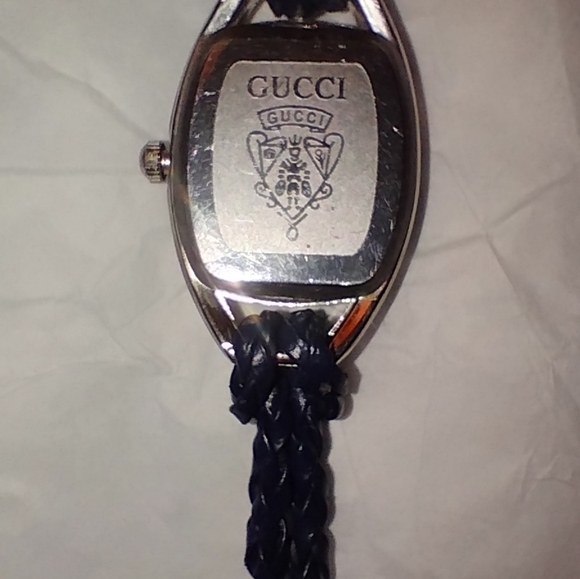 Retro Gucci Watch, Gucci Quartz, Vintage Gucci - Picture 5 of 7